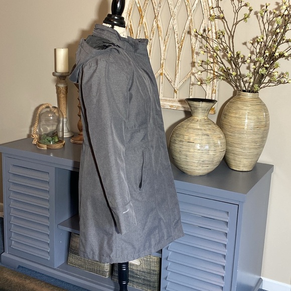 Eddie Bauer Girl on the Go trench coat - Picture 4 of 9